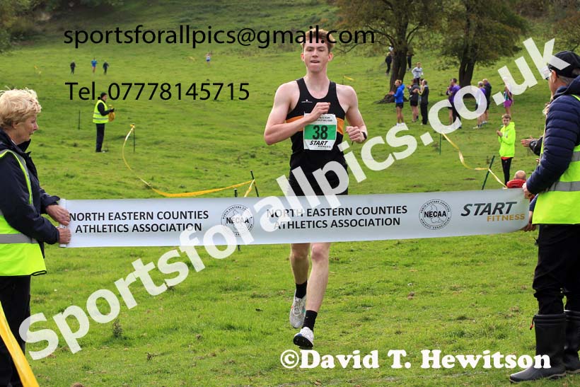 Senior men, 2022 NECAA Cross Country Relays, Thornley Hall Farm, Peterlee, County Durham, October 15th. Photo: David T. Hewitson/Sports for All Pics